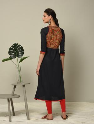 solid a-line kurta with embroidered jacket - 16167307 - Standard Image - 3
