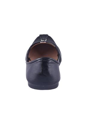 black leather slip on jutis - 16169425 - Standard Image - 3