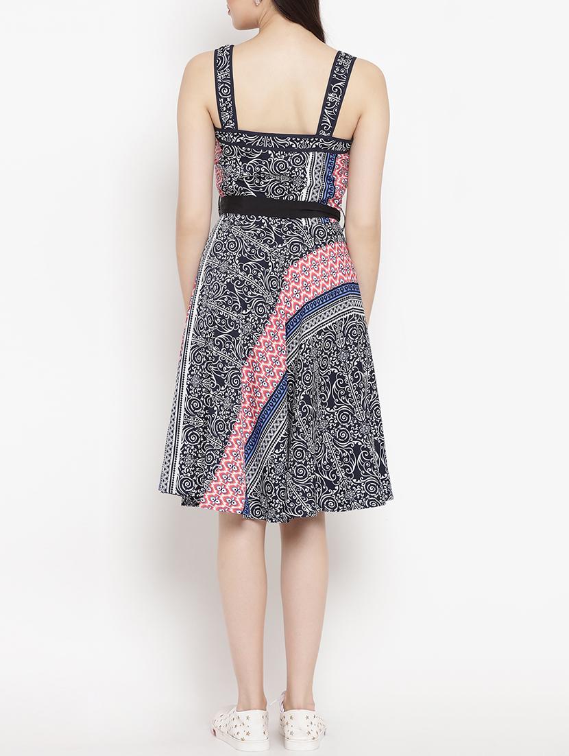 pocket patch tie knot flared dress - 16235132 - Zoom Image - 3