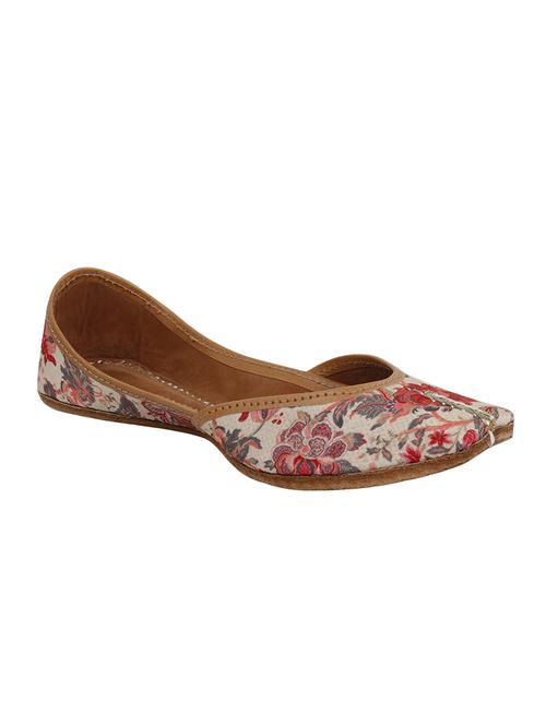 red slip on jutis - 16354993 - Standard Image - 1