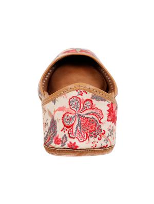 red slip on jutis - 16354993 - Standard Image - 3