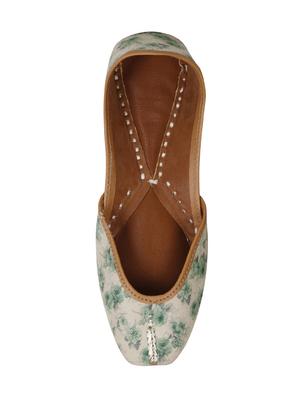 beige slip on jutis - 16355014 - Standard Image - 3