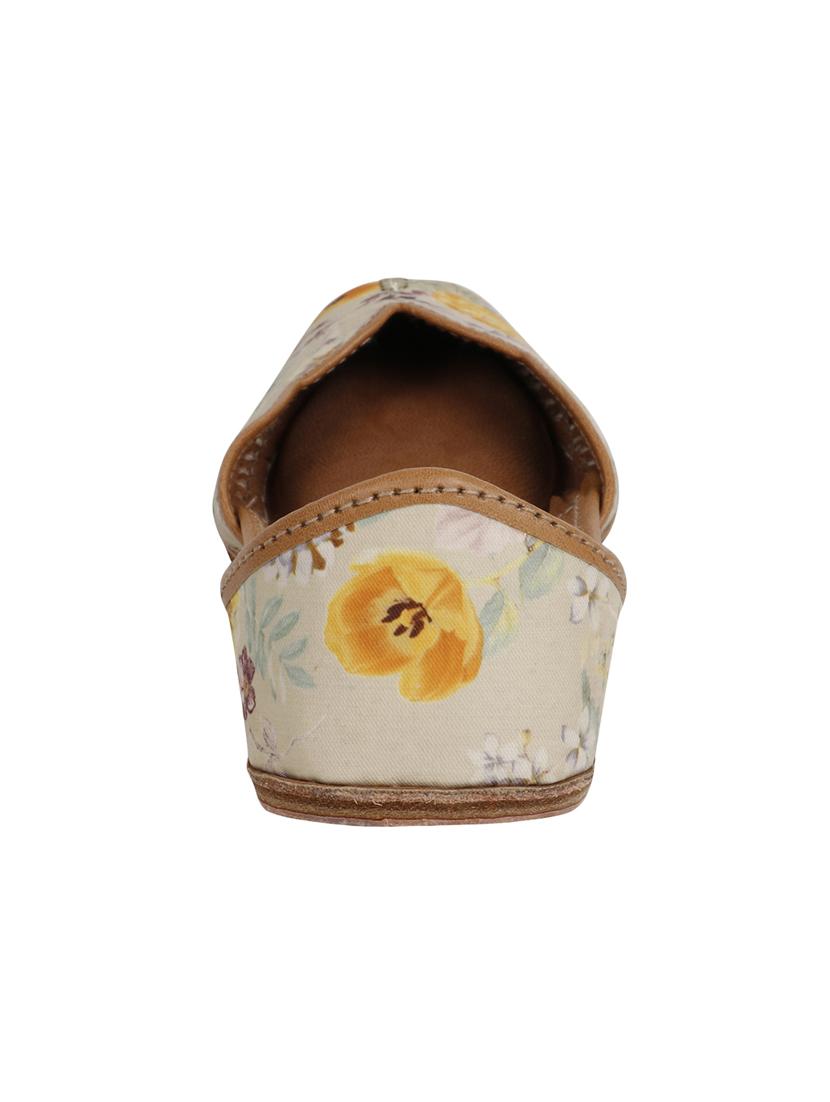 beige slip on jutis - 16355022 - Zoom Image - 3