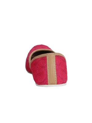 magenta slip on jutis - 16368111 - Standard Image - 3