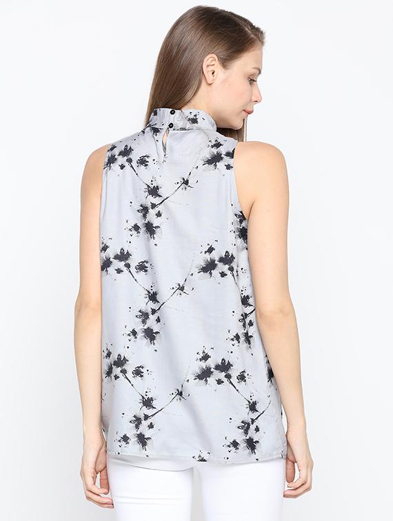 turtle neck floral top - 16370334 - Zoom Image - 3