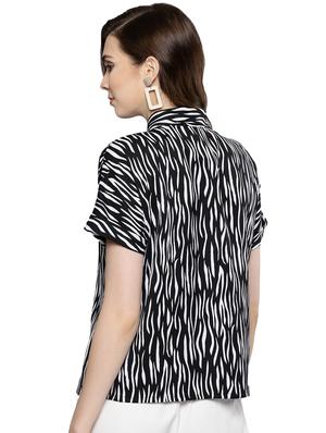 short sleeved monochrome shirt - 16382633 - Standard Image - 3