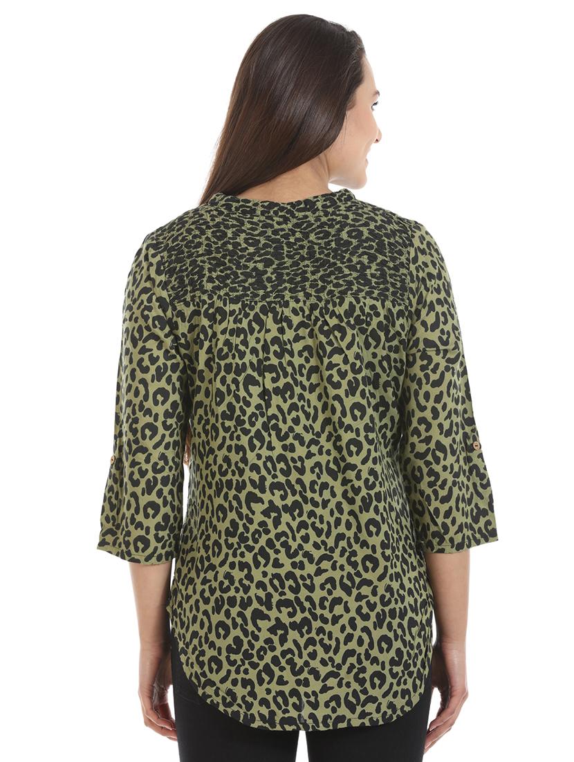 curved hem animal printed top - 16417504 - Zoom Image - 3