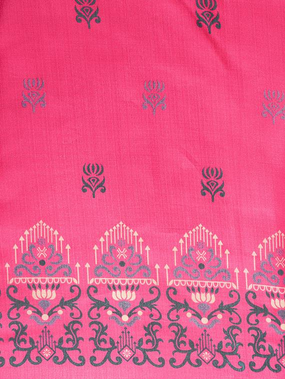 contrast printed saree with blouse - 16420313 - Zoom Image - 3