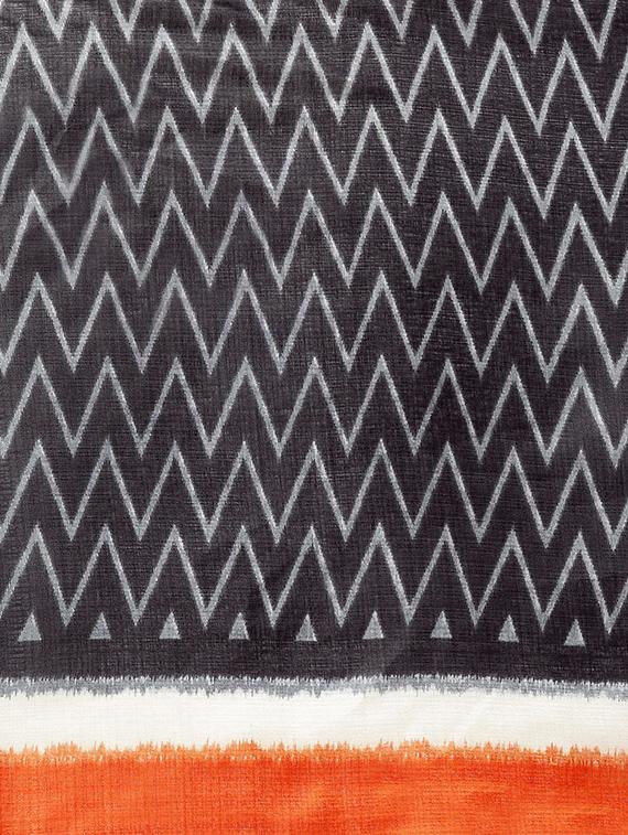 chevron printed saree with blouse - 16420317 - Zoom Image - 3