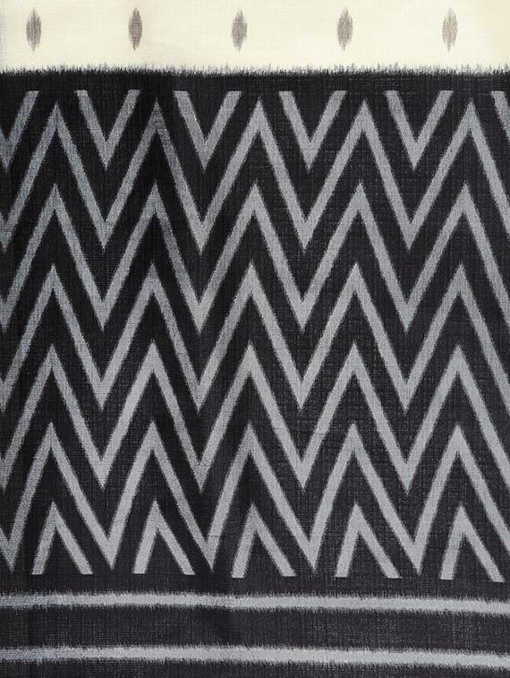 chevron printed saree with blouse - 16420325 - Zoom Image - 3