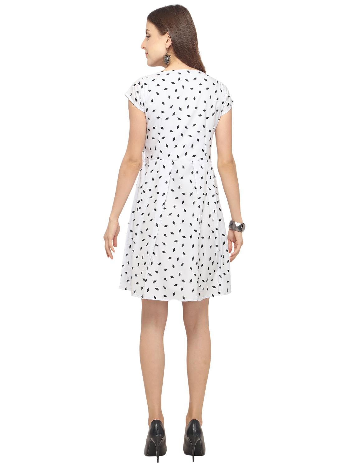 round neck pleated a-line dress - 16457103 - Zoom Image - 3