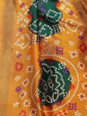 contrast shades bandhani saree with blouse - 16460306 - Standard Image - 3