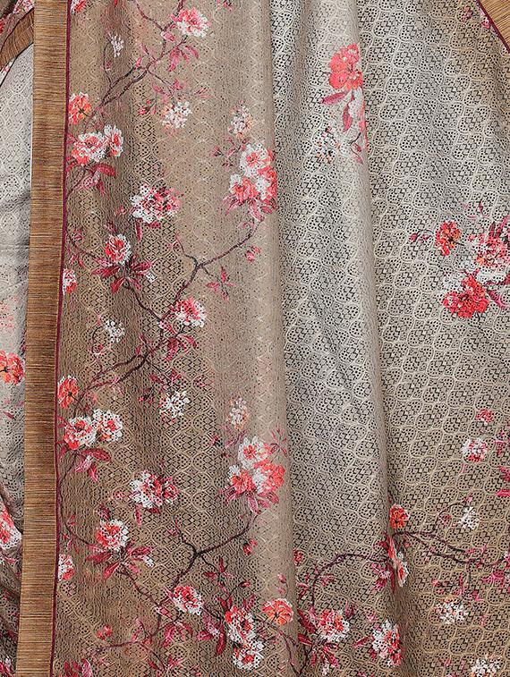 floral printed saree with blouse - 16476582 - Zoom Image - 3