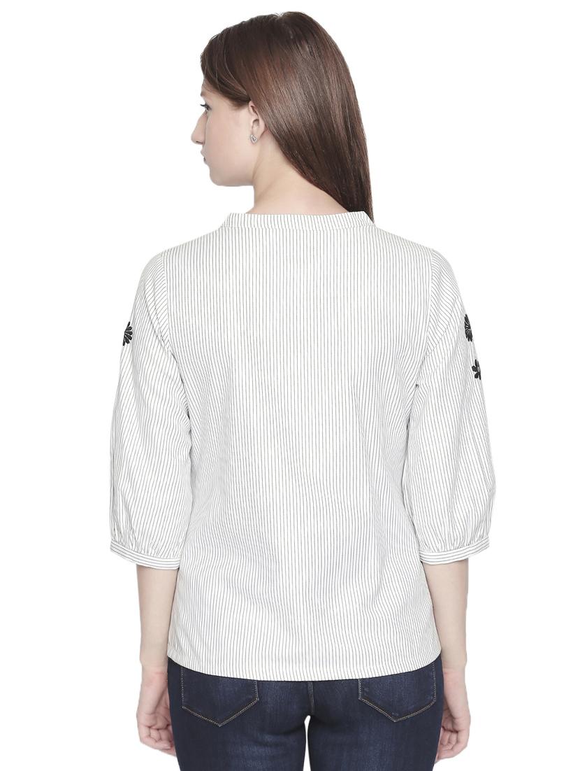 notch neck embroidered top - 16513078 - Zoom Image - 3