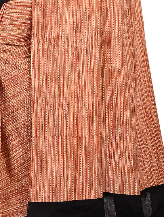 printed handloom saree with blouse - 16561496 - Zoom Image - 3