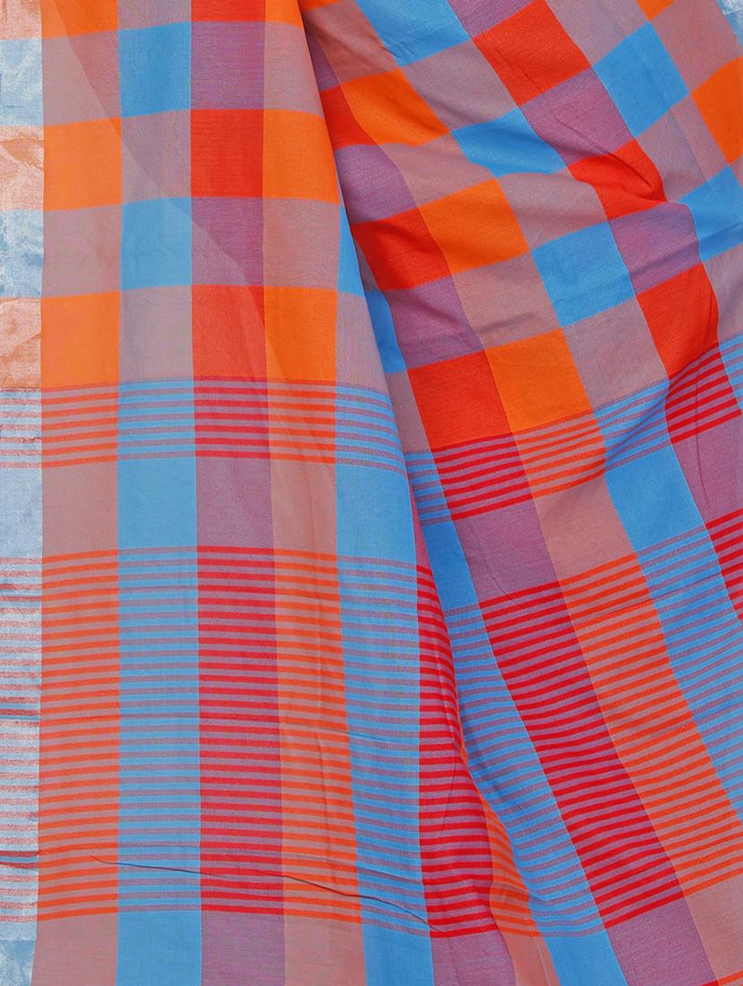 checkered woven saree with blouse - 16572010 - Zoom Image - 3