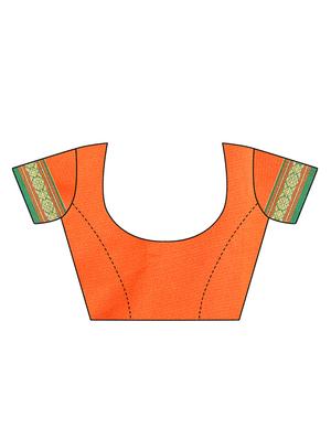 contrast bordered woven saree with blouse - 16582083 - Standard Image - 3