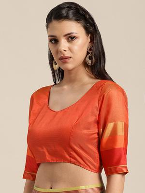 contrast bordered woven saree with blouse - 16582086 - Standard Image - 3