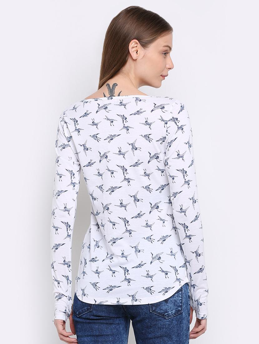thumb hole sleeved graphic printed tee - 16584988 - Zoom Image - 3