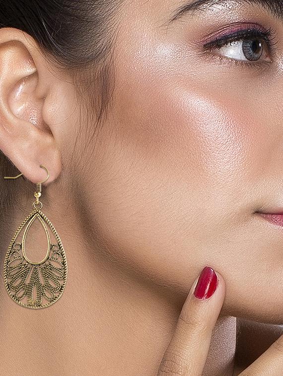 gold metal drop earring - 16585777 - Zoom Image - 3