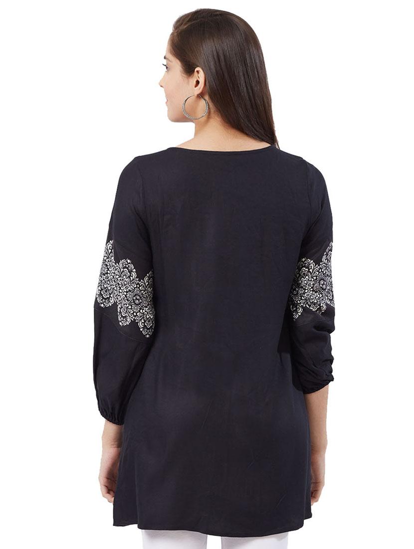 contrast yoke straight kurti - 16605088 - Zoom Image - 3