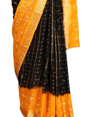 bandhani printed saree with blouse - 16605256 - Standard Image - 3