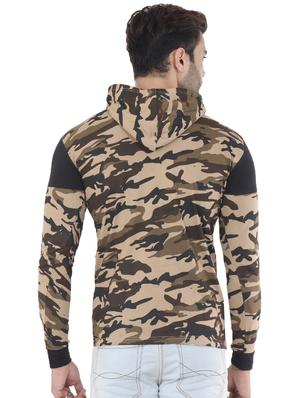 green camouflage print cut & sew t-shirt - 16633120 - Standard Image - 3