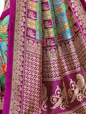 conversational printed saree with blouse - 16633352 - Standard Image - 3