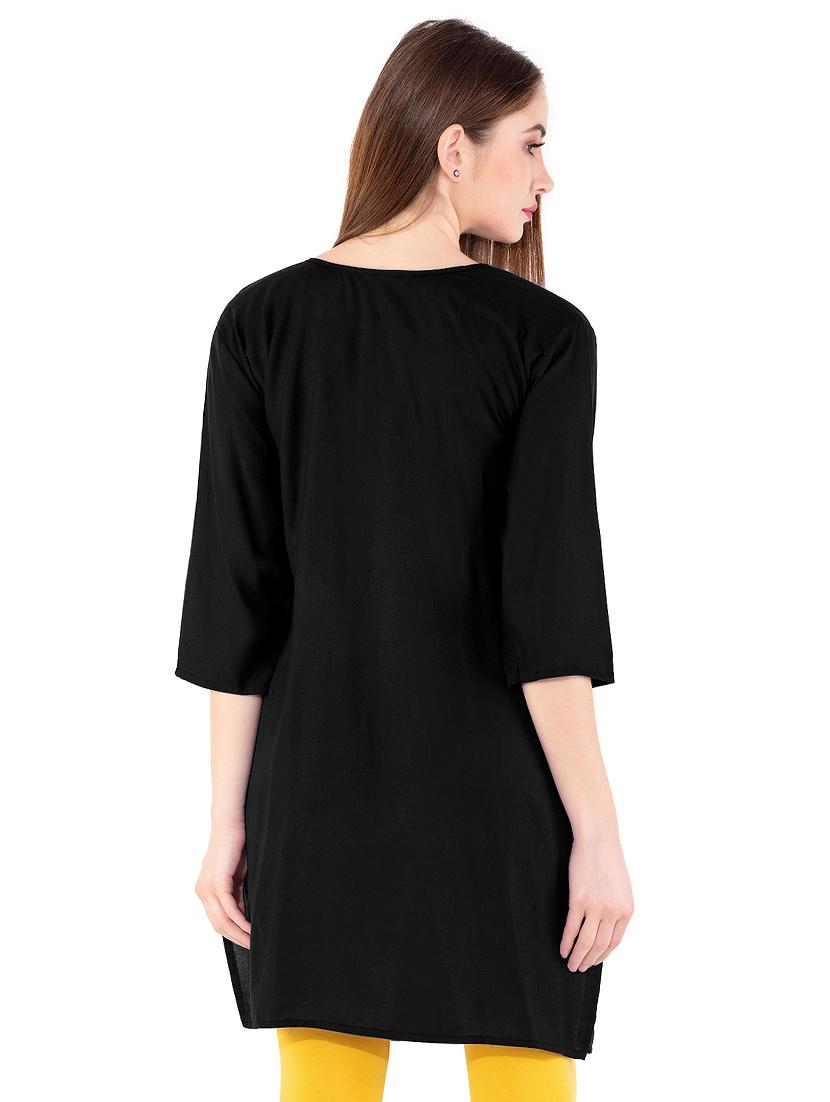 solid straight kurta - 16681932 - Zoom Image - 3