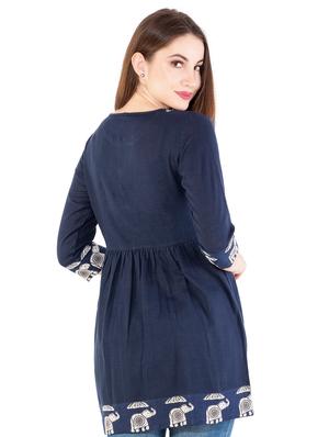 solid a-line kurti - 16693855 - Standard Image - 3