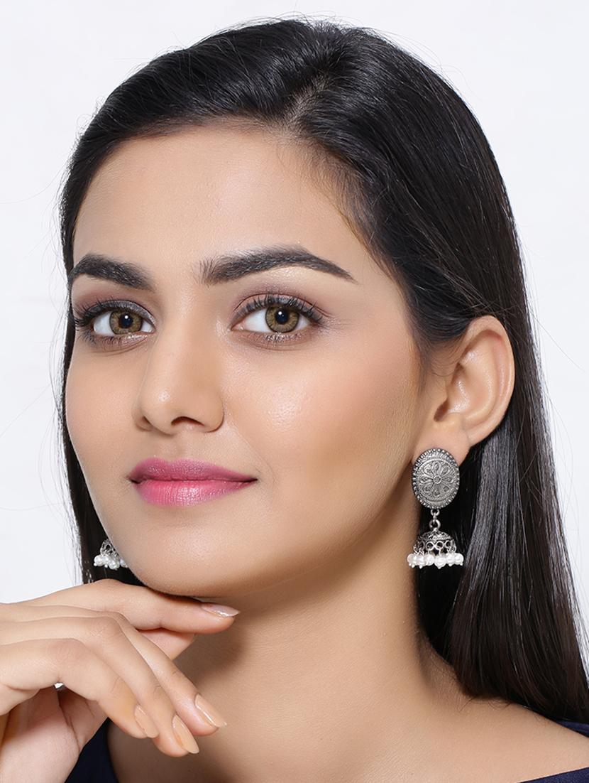 silver brass jhumka earring - 16700046 - Zoom Image - 3