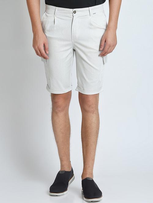 white checkered shorts - 16701800 - Standard Image - 1