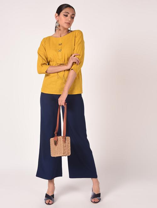 tie knot button detail top - 16708958 - Very Small Image - 1