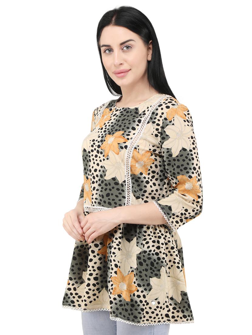 round neck lace detail top - 16719487 - Zoom Image - 3