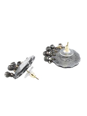 silver brass studs earring - 16733308 - Standard Image - 3