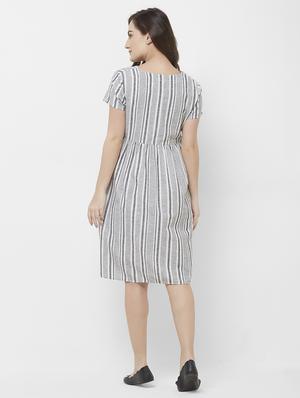 v-neck button up maternity wear dress - 16737353 - Standard Image - 3