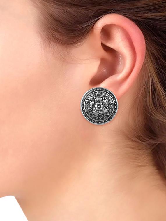 silver metal studs earring - 16737622 - Zoom Image - 3