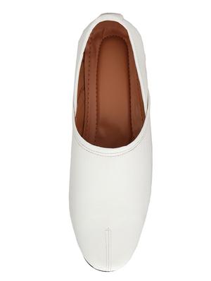 white leatherette slip on jutis - 16743631 - Standard Image - 3