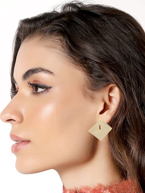 gold metal studs earring - 16768119 - Zoom Image - 3