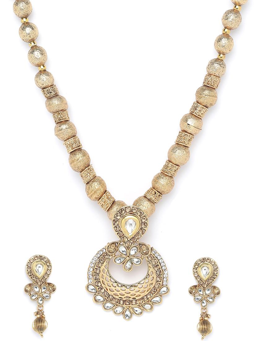 gold metal short necklace - 16811680 - Zoom Image - 3