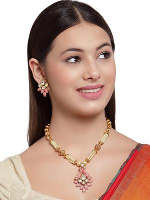 gold metal short necklace - 16811740 - Standard Image - 6