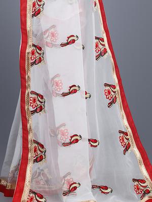 self design embroidered saree with blouse - 16820988 - Standard Image - 3