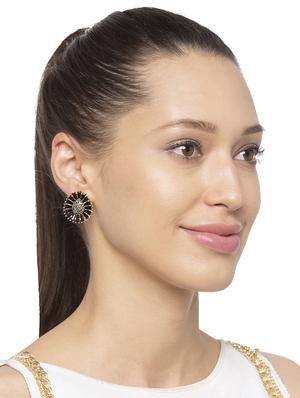 black metal studs earring - 16831224 - Standard Image - 3