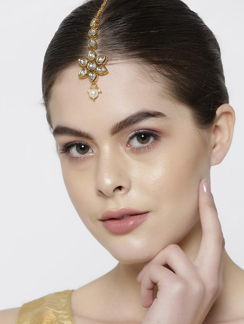 gold brass maang teeka - 16840937 - Zoom Image - 3