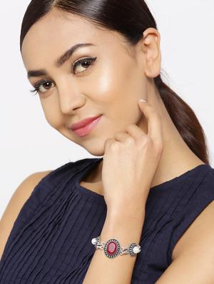 red silver tone brass links bracelet - 16840966 - Standard Image - 6