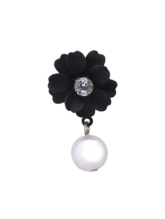 black metal studs earring - 16841843 - Zoom Image - 3