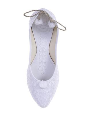 white embroidered jutis - 16876642 - Standard Image - 3