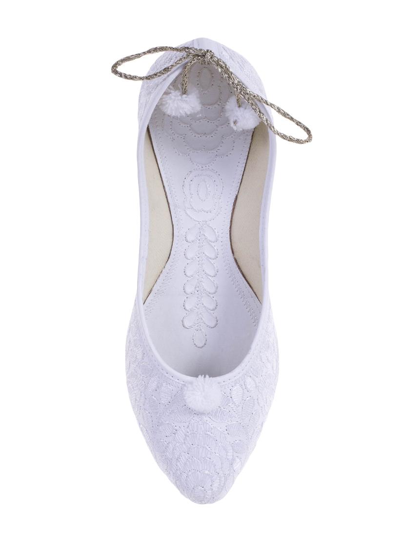 white embroidered jutis - 16876642 - Zoom Image - 3