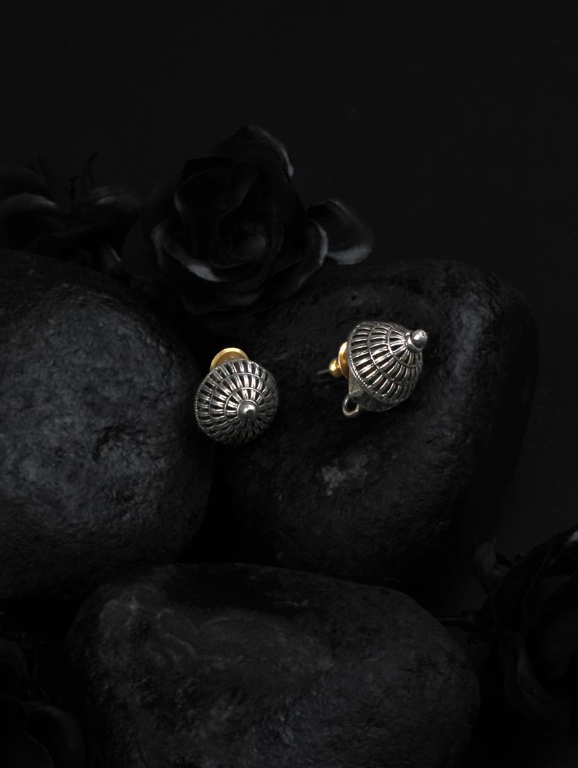 silver studs earring - 16885415 - Zoom Image - 3