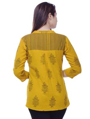 mandarin neck printed a line top - 16886530 - Standard Image - 3